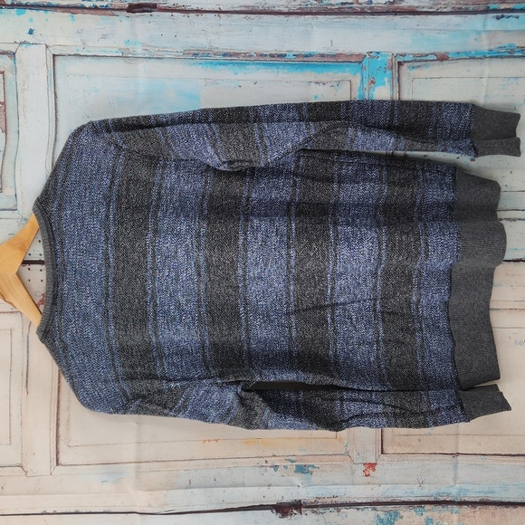 Faherty | Luxe Heather Reversible Crew - Picture 5 of 5